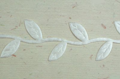 Green Tara - Leaf Garland 25mm White